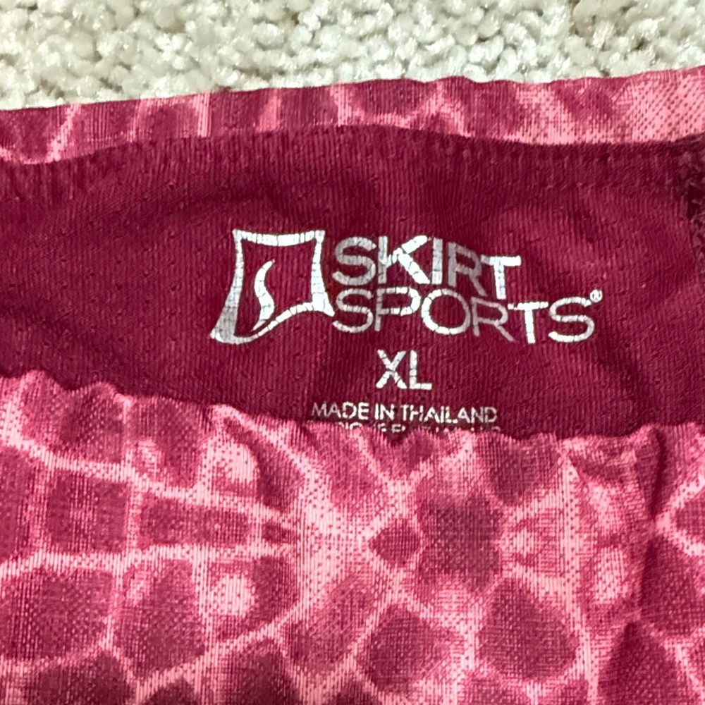 SkirtSports dark red/ light pink Patterned skort with built in shorts. - Picture 2 of 6